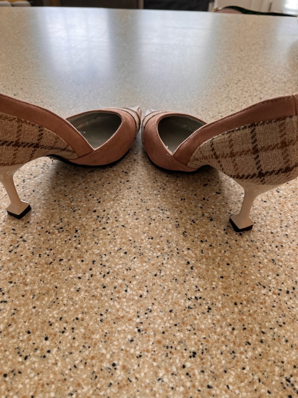 Pointed Toe Mixed-Material Pumps in Dusty Rose and Tan - Picture 4 of 5